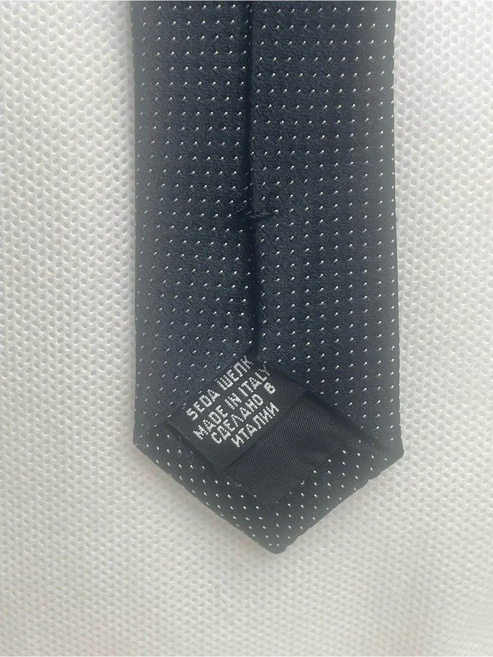 Hugo Boss Classic Polkadot Necktie Chrome Navy Blue 100% Silk Italian Made Tie